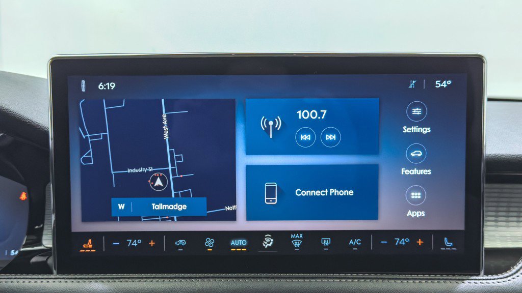 Used 2024 Lincoln Corsair AWD image 40