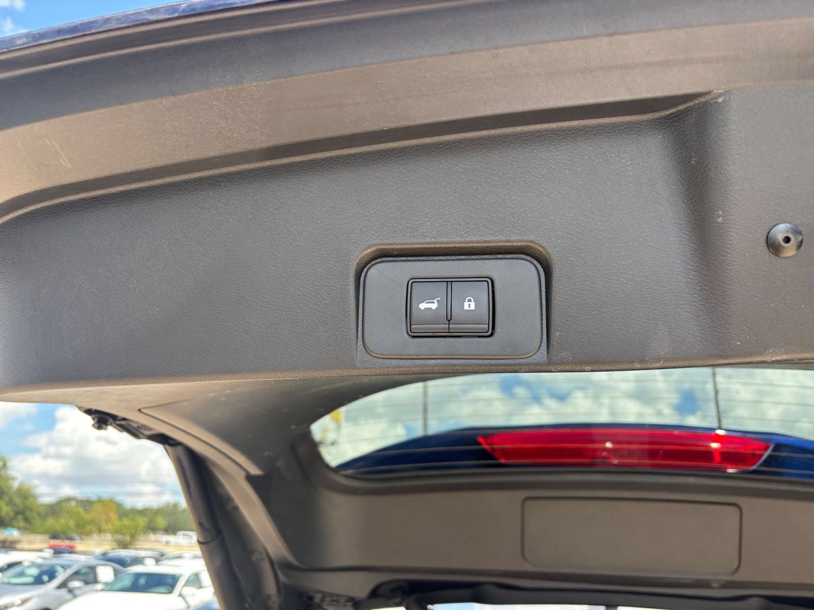 Used 2026 Nissan Rogue SV FWD image 22