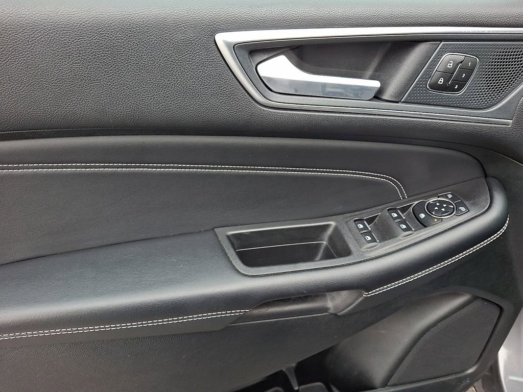 Used 2024 Ford Edge Titanium image 13