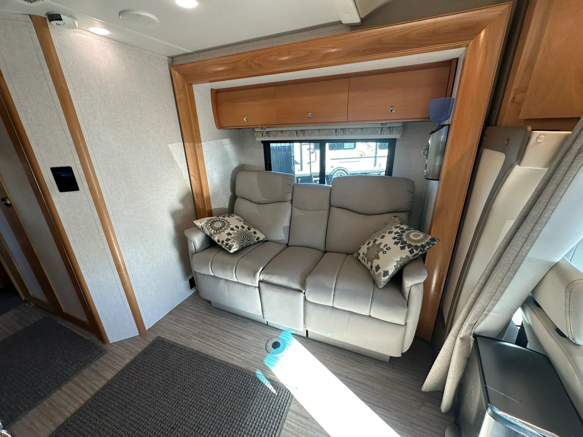 Used 2017 Mercedes-Benz Sprinter 3500 image 22