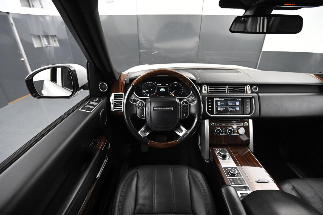 Used 2016 Land Rover Range Rover HSE image 21