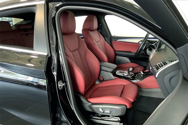 Used 2023 BMW X4 xDrive30i w/ Convenience Package image 7