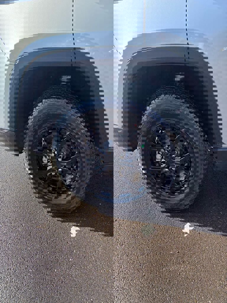 Used 2025 Jeep Grand Cherokee Altitude image 22