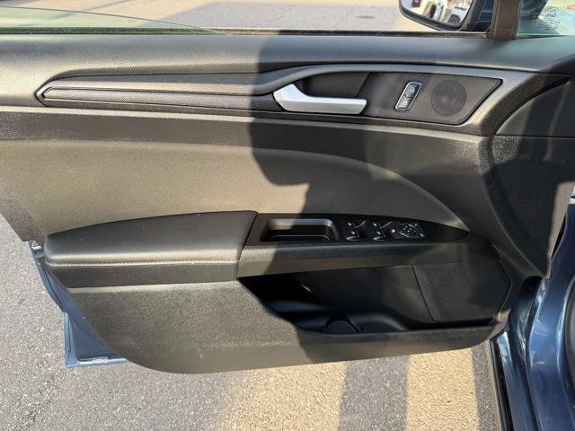 Used 2018 Ford Fusion SE w/ Equipment Group 201A image 10