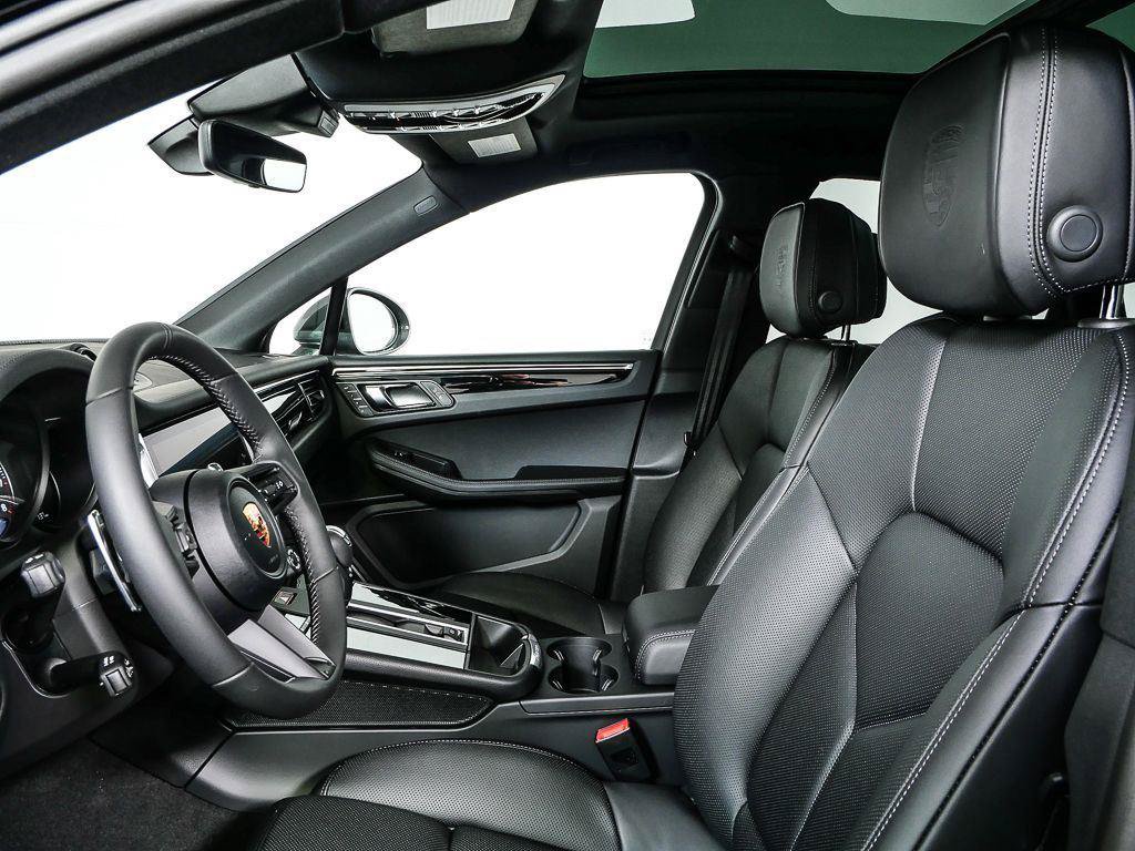 New 2026 Porsche Macan Turbo AWD/4WD image 5