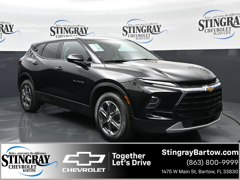 Used 2025 Chevrolet Blazer LT AWD/4WD image 1