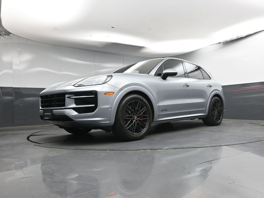 Certified 2025 Porsche Cayenne GTS AWD/4WD image 29
