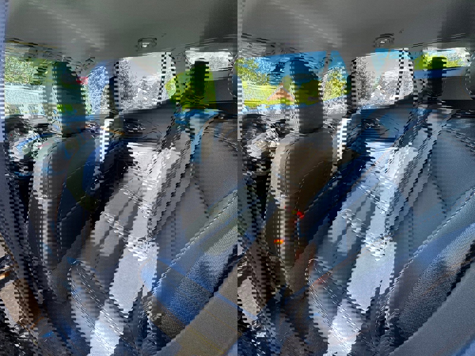 Used 2023 GMC Terrain AT4 image 9