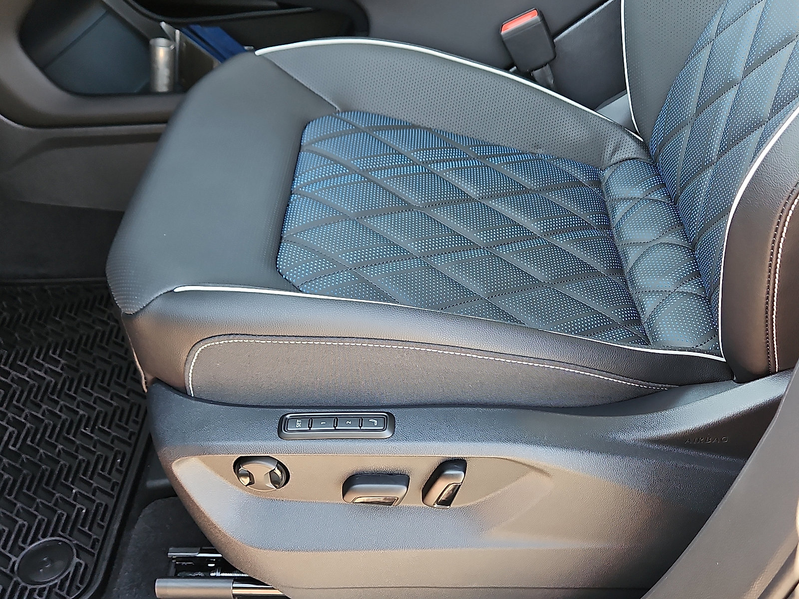 New 2026 Volkswagen Atlas Cross Sport SEL Premium R-Line image 13