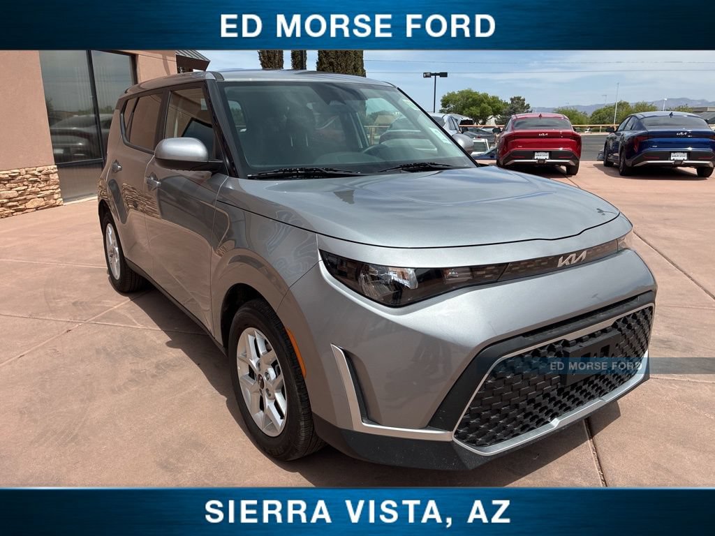 Certified 2025 Kia Soul LX FWD image 10