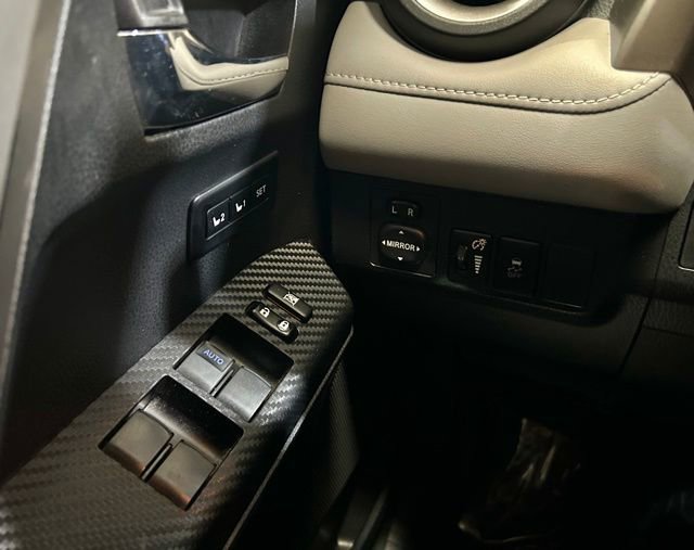 Used 2013 Toyota RAV4 Limited FWD image 31