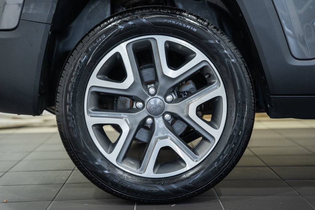 Certified 2018 Jeep Renegade Latitude AWD/4WD image 16