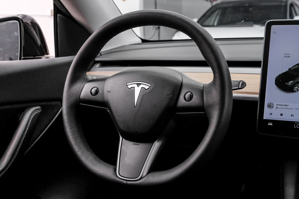 Used 2021 Tesla Model Y Long Range AWD/4WD image 17