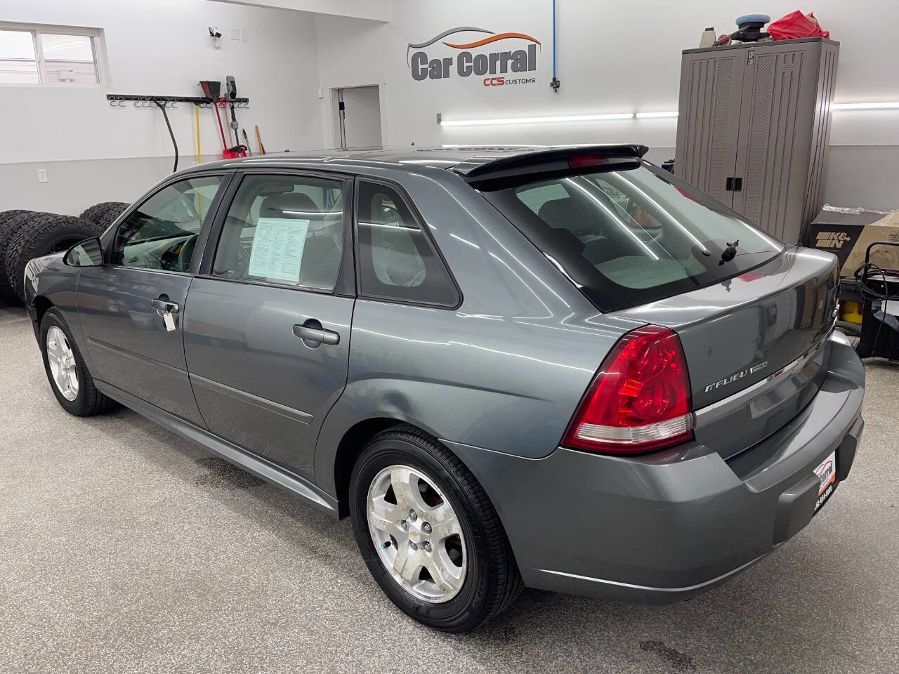 Used 2005 Chevrolet Malibu LT w/ Preferred Equipment Group image 3