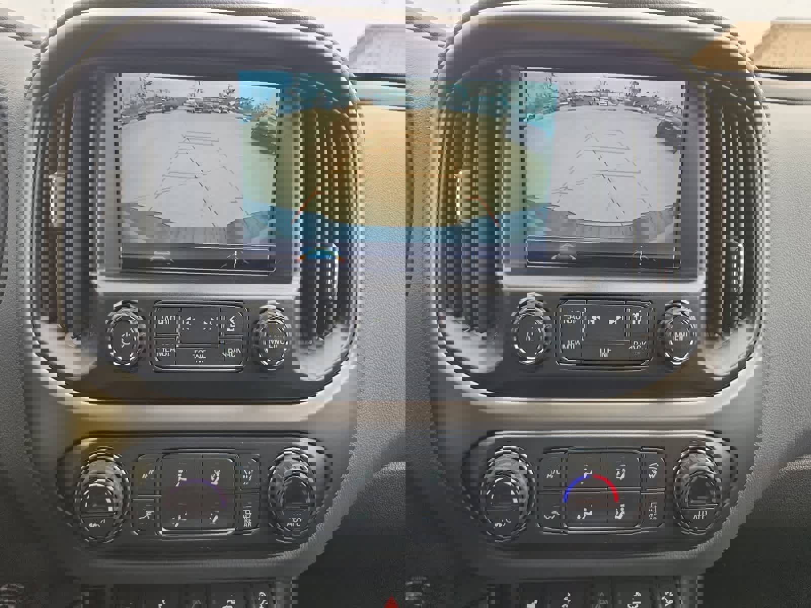 Used 2018 Chevrolet Colorado Z71 image 18