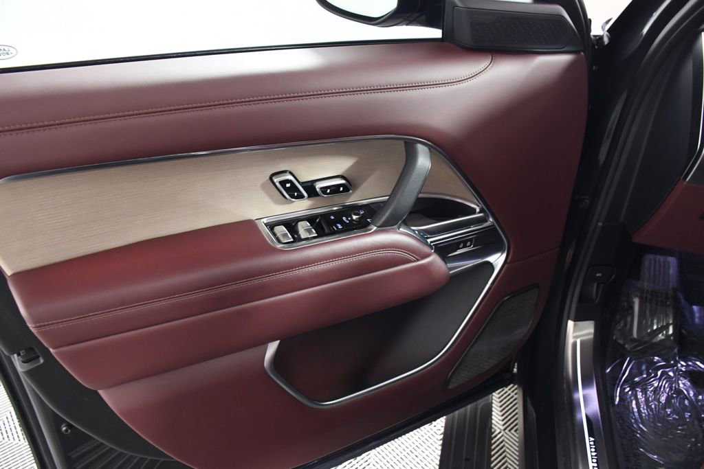 Used 2024 Land Rover Range Rover Autobiography image 14