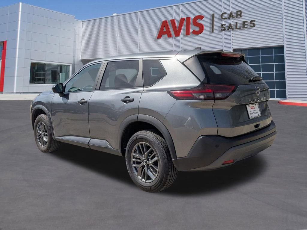 Used 2023 Nissan Rogue S image 9
