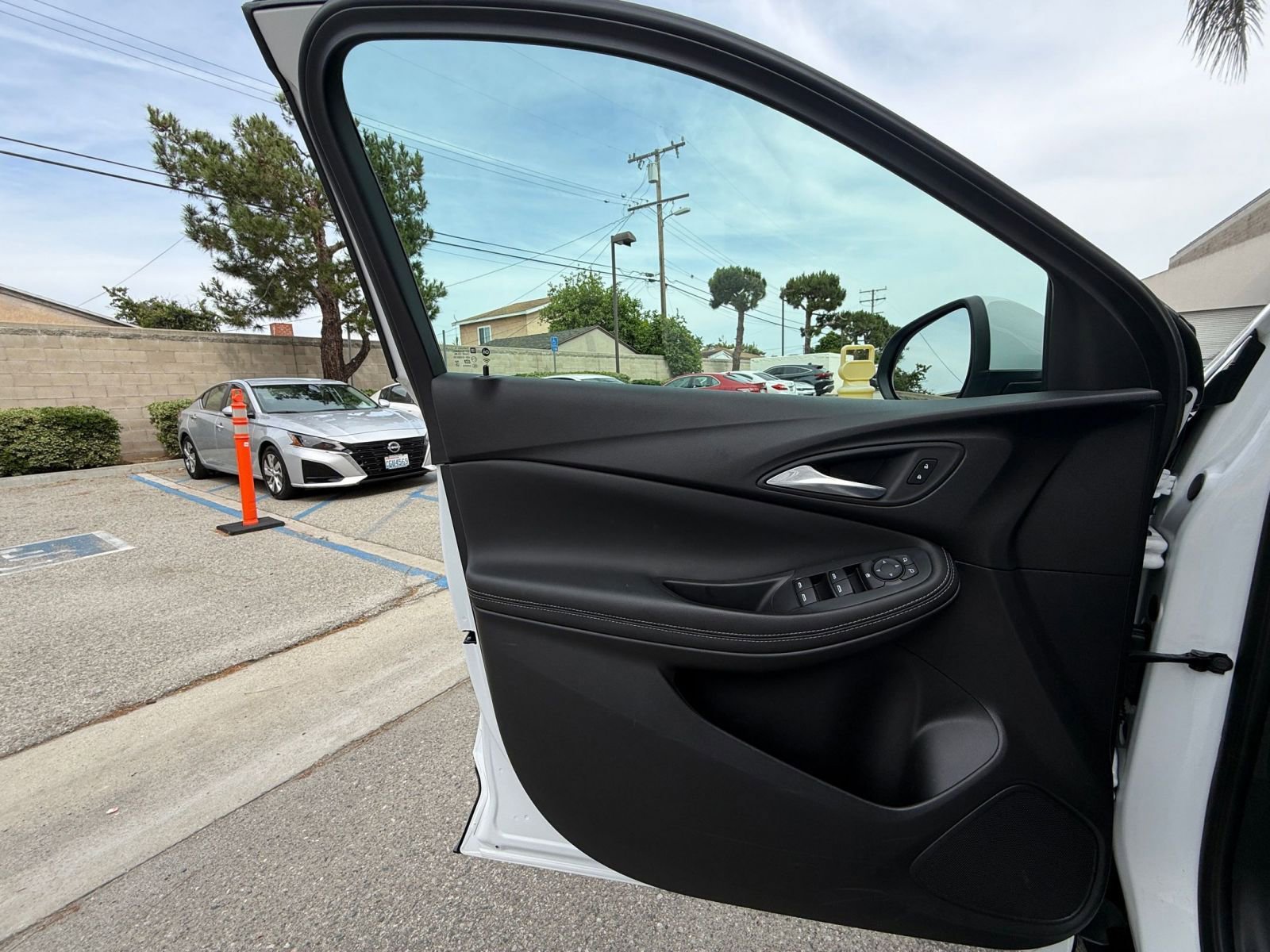 Used 2025 Buick Encore GX Preferred image 18