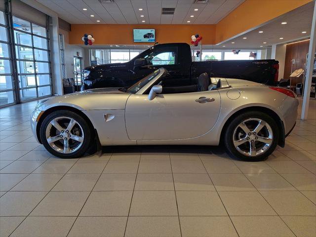 Used 2007 Pontiac Solstice GXP w/ Premium Package RWD image 8