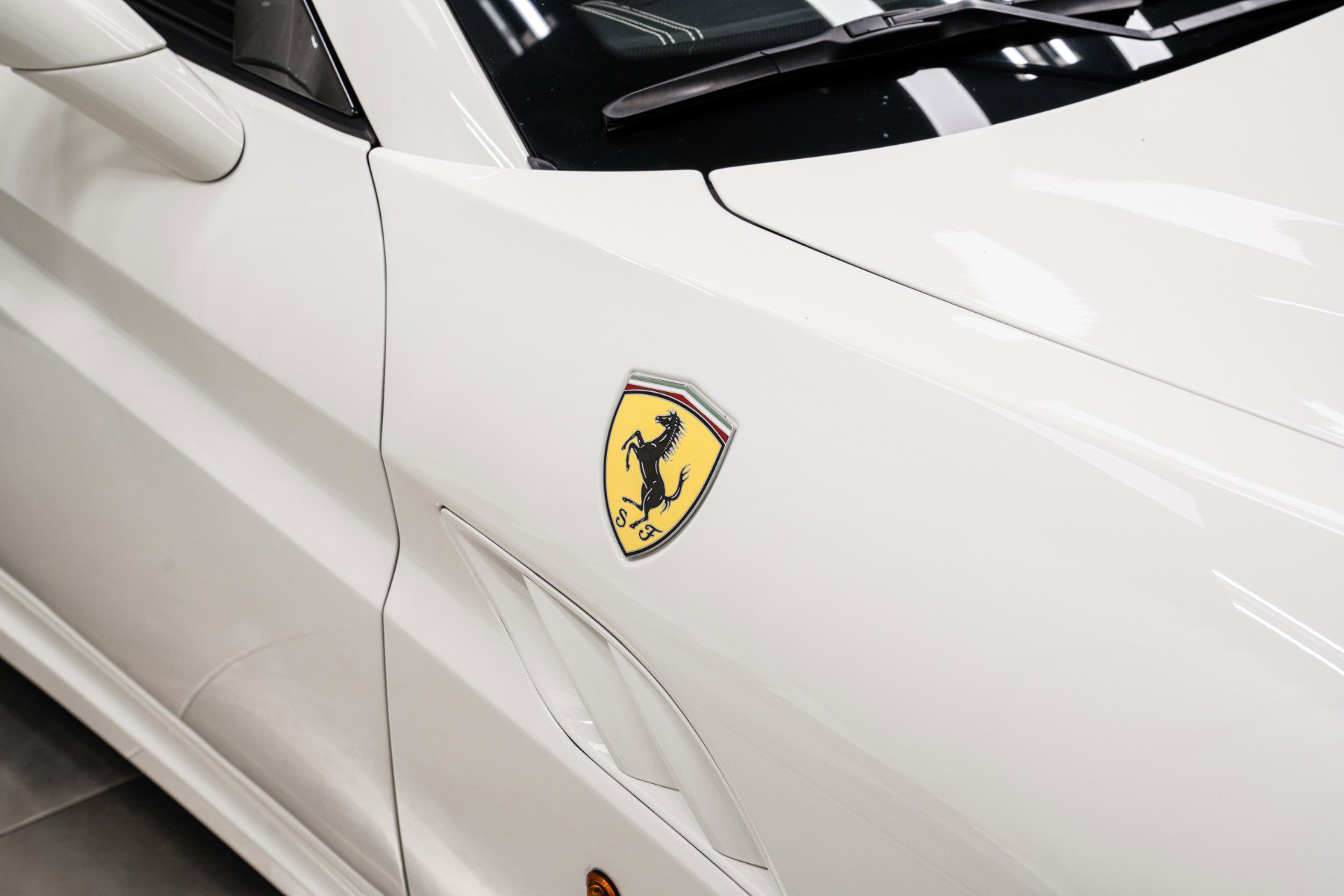 Used 2014 Ferrari California image 31