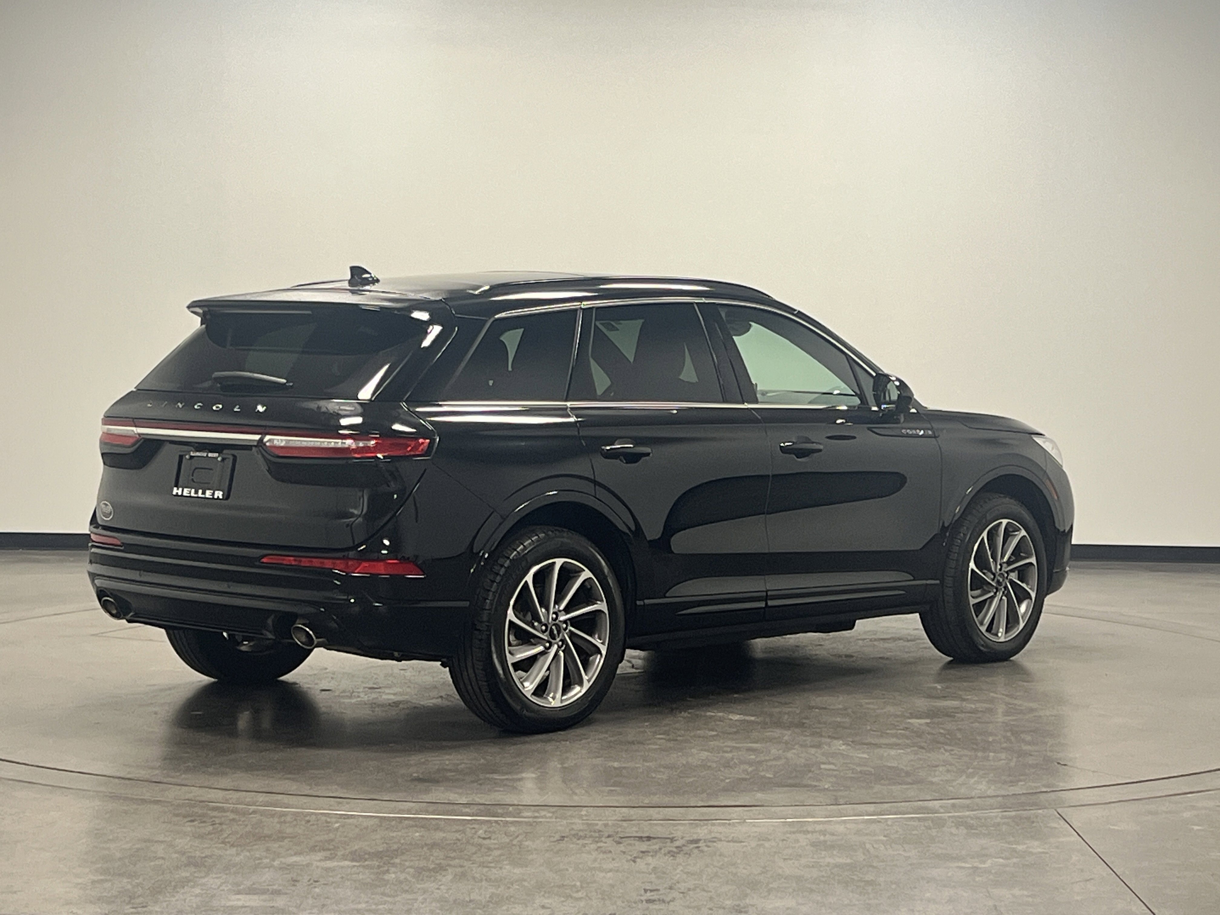 Used 2025 Lincoln Corsair Grand Touring image 8