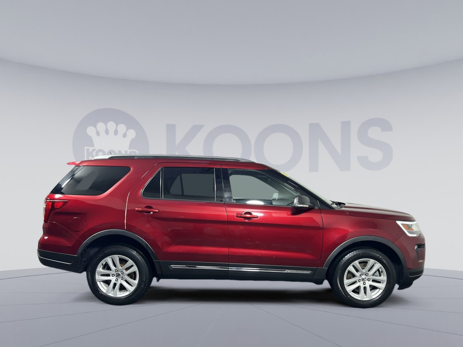 Used 2019 Ford Explorer XLT w/ Equipment Group 202A AWD/4WD image 12