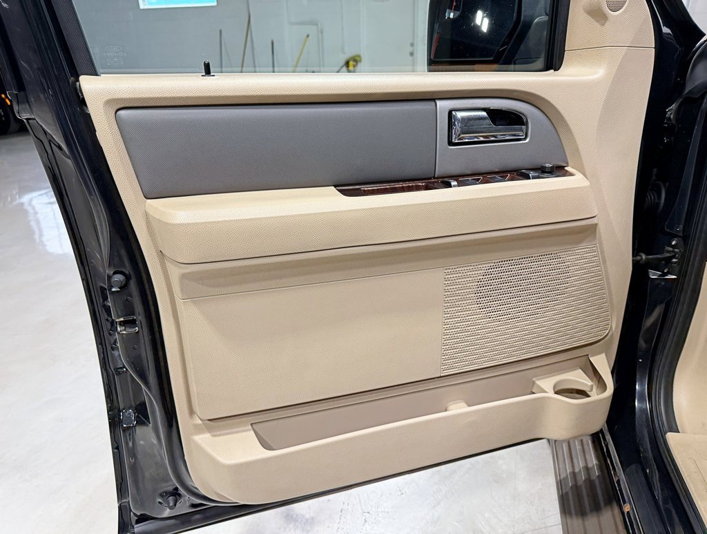 Used 2014 Ford Expedition EL XLT w/ Equipment Group 202A image 26