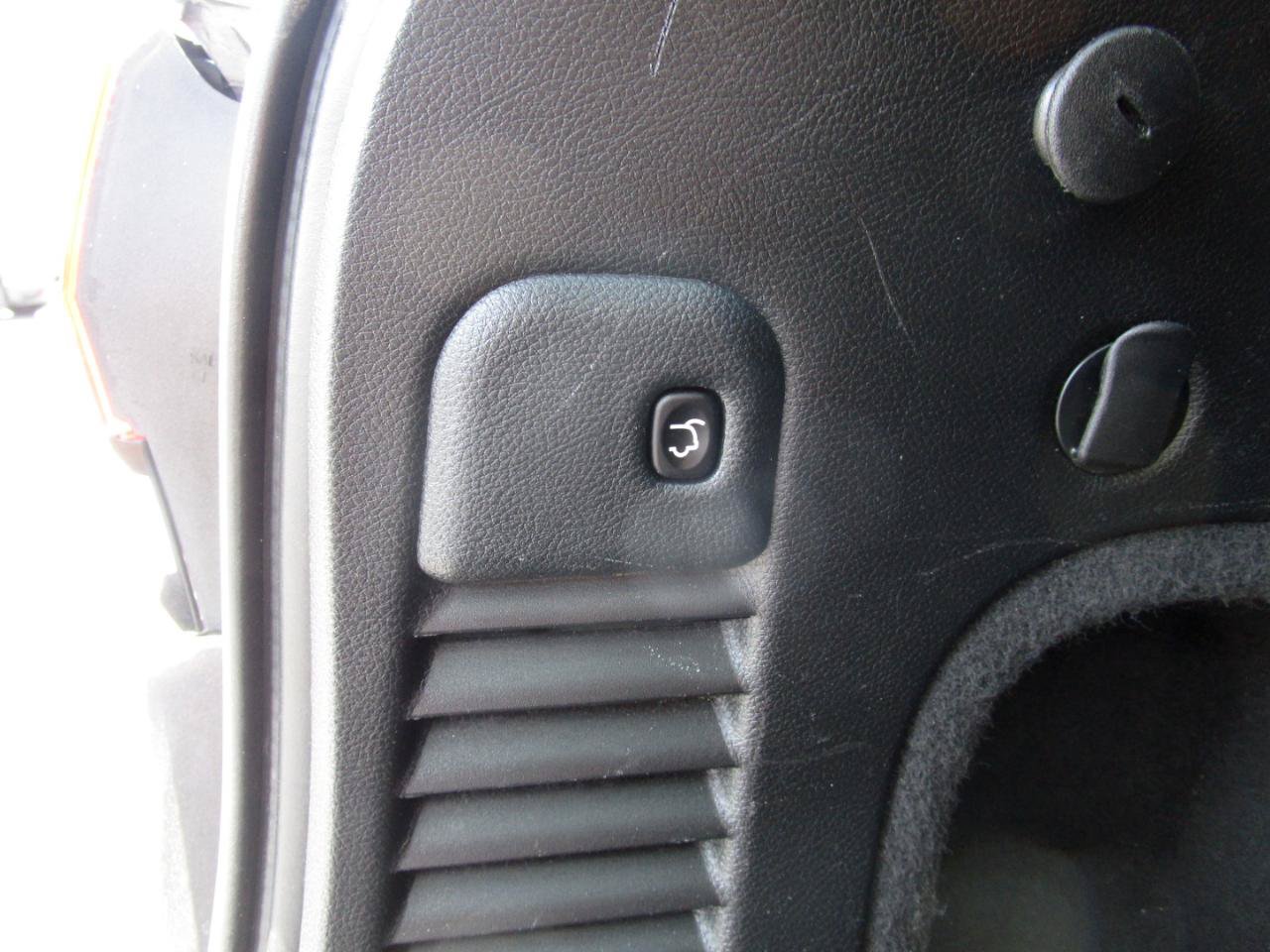 Used 2020 Jeep Grand Cherokee Altitude AWD/4WD image 26