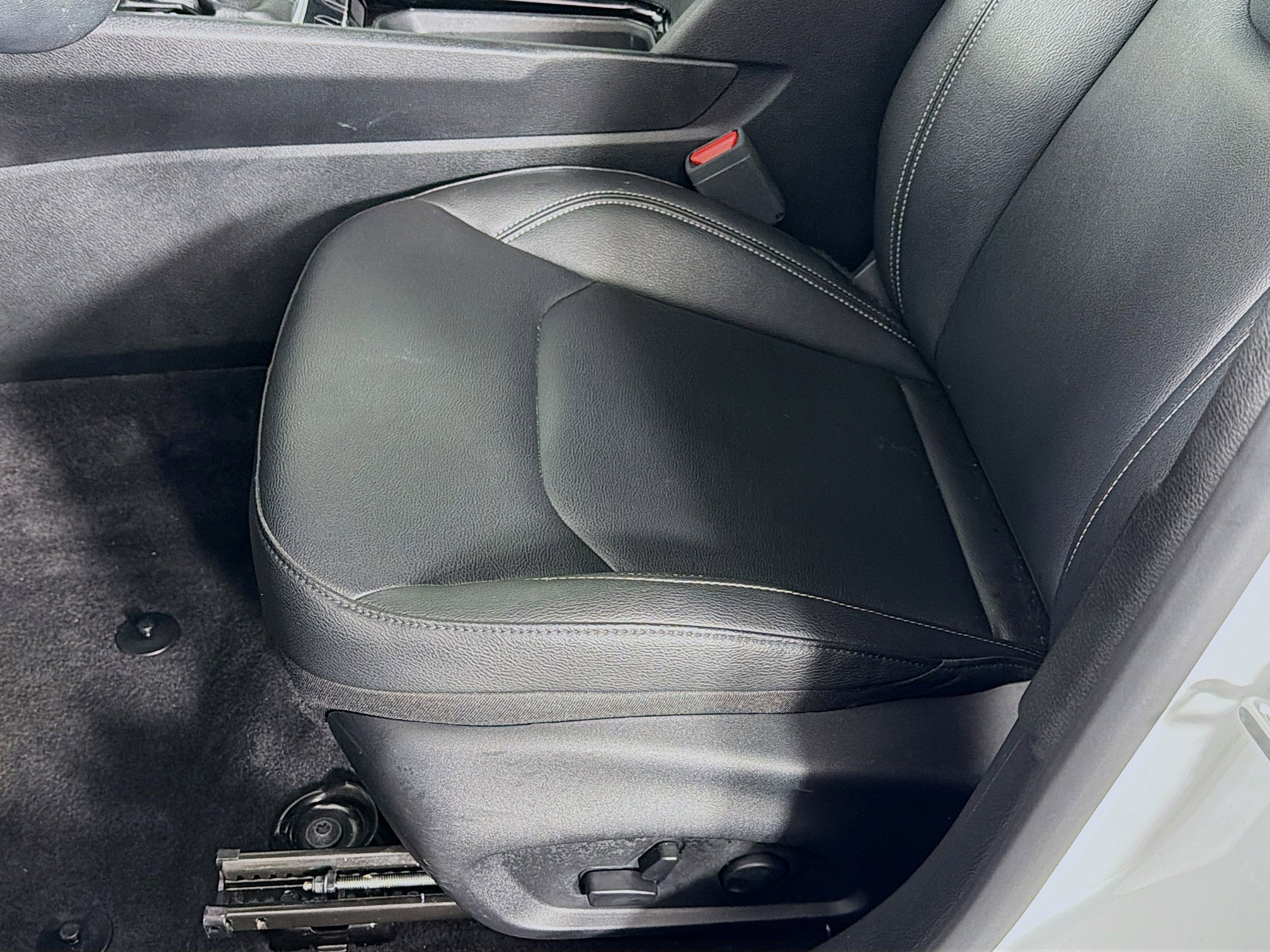 Used 2025 Jeep Compass Limited image 20