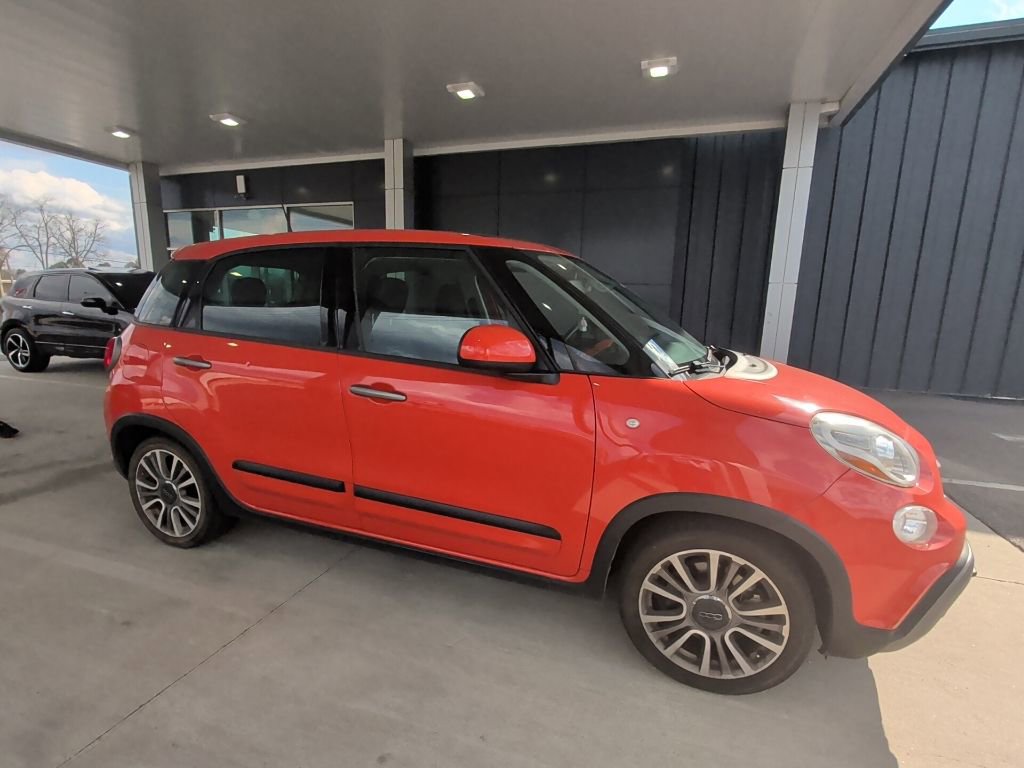 Used 2019 FIAT 500L Trekking w/ Popular Equipment Group image 4