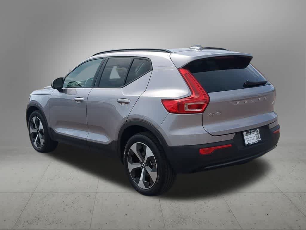 Certified 2026 Volvo XC40 B5 Plus AWD/4WD image 4