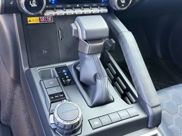 Used 2025 Toyota 4Runner Platinum AWD/4WD image 23