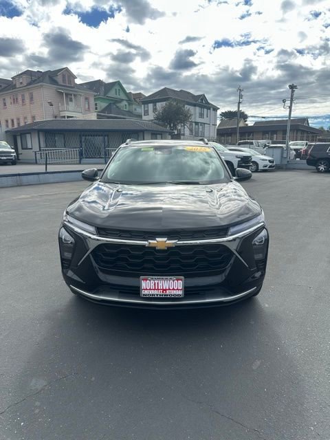 Used 2025 Chevrolet Trax LT image 6