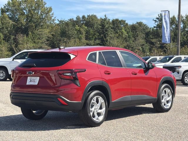 New 2026 Chevrolet Trax LS w/ LS Convenience Package FWD image 7