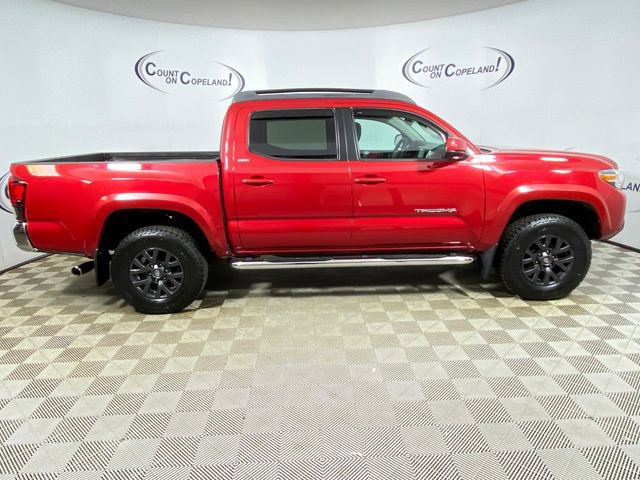 Used 2022 Toyota Tacoma SR5 AWD/4WD image 8