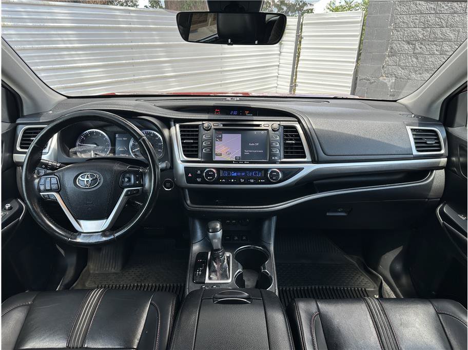 Used 2019 Toyota Highlander SE AWD/4WD image 20