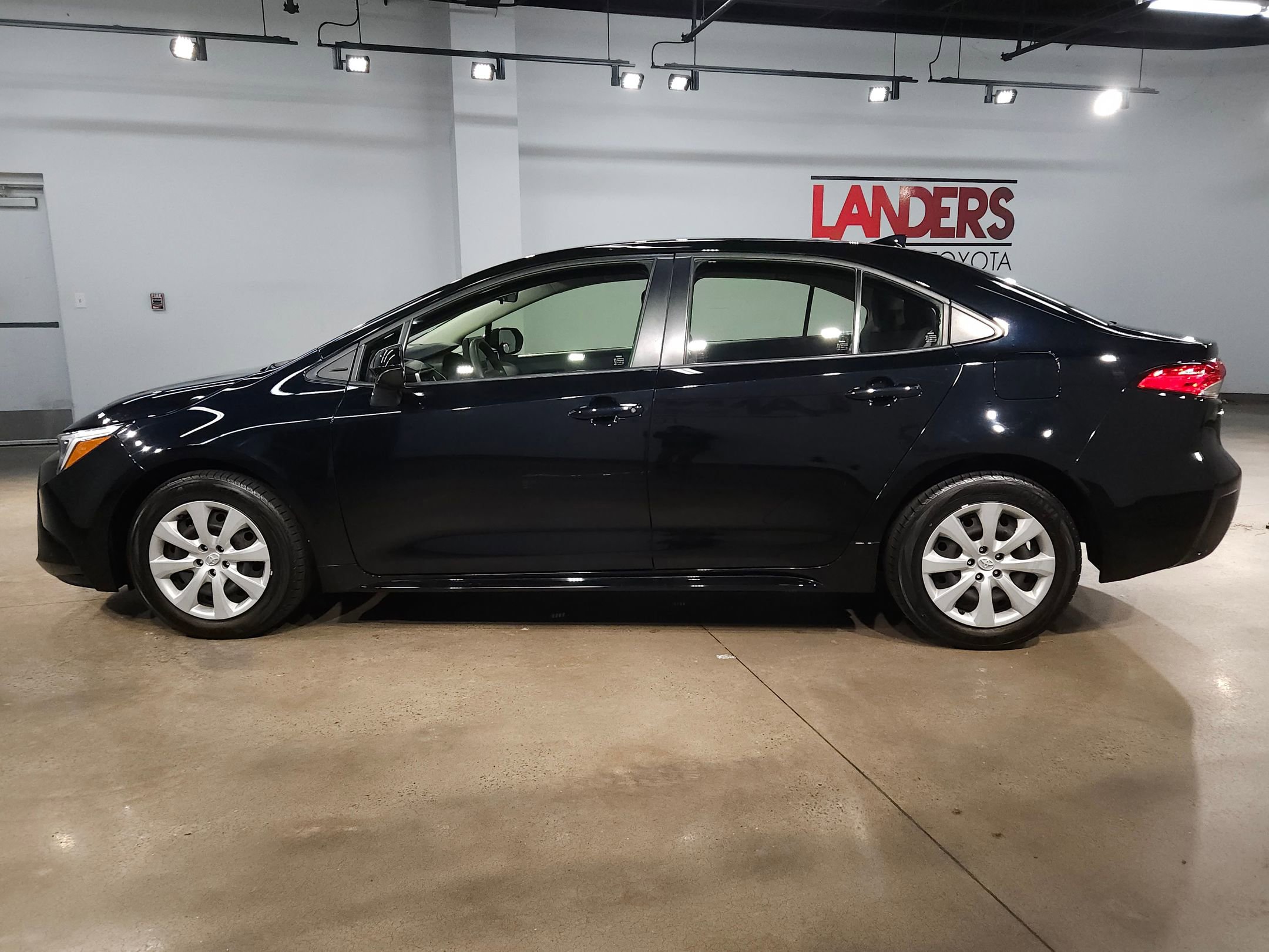 Used 2025 Toyota Corolla LE image 4