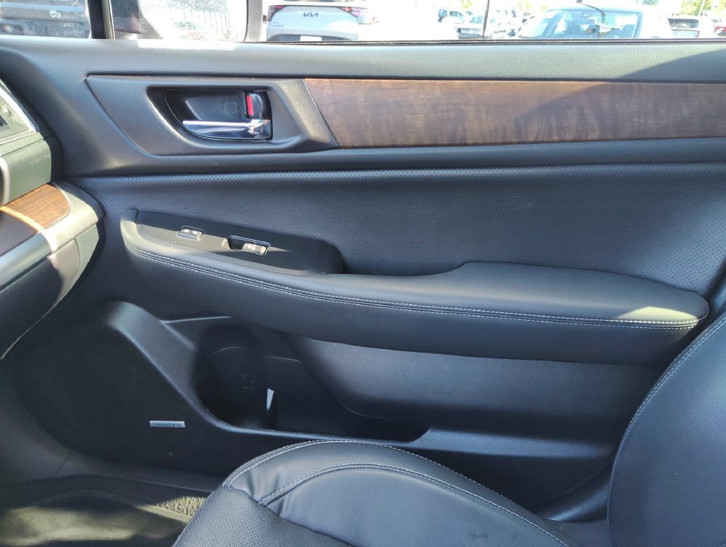Used 2017 Subaru Outback 2.5i Limited AWD/4WD image 22