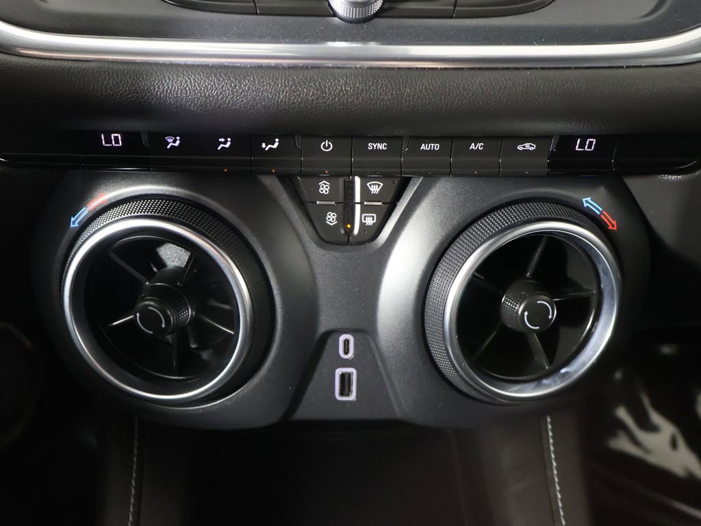 Used 2023 Chevrolet Blazer LT image 40