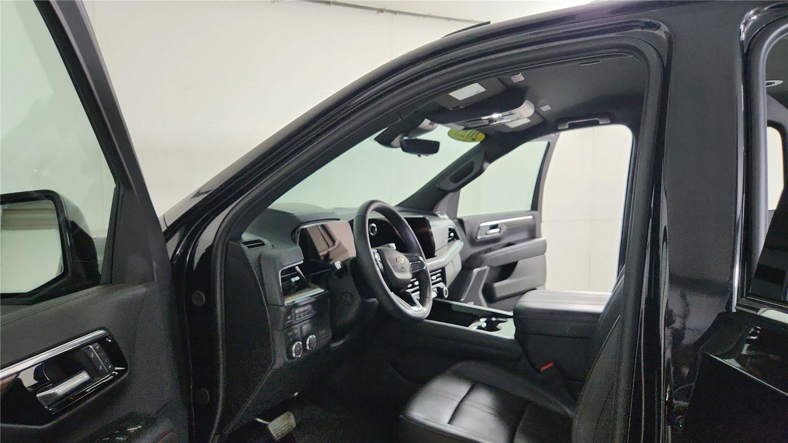 Used 2025 Chevrolet Tahoe High Country image 10