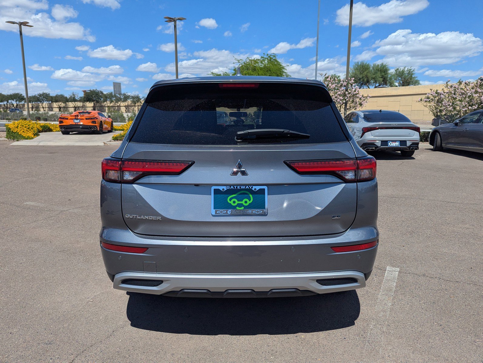 Used 2024 Mitsubishi Outlander SE AWD/4WD image 4