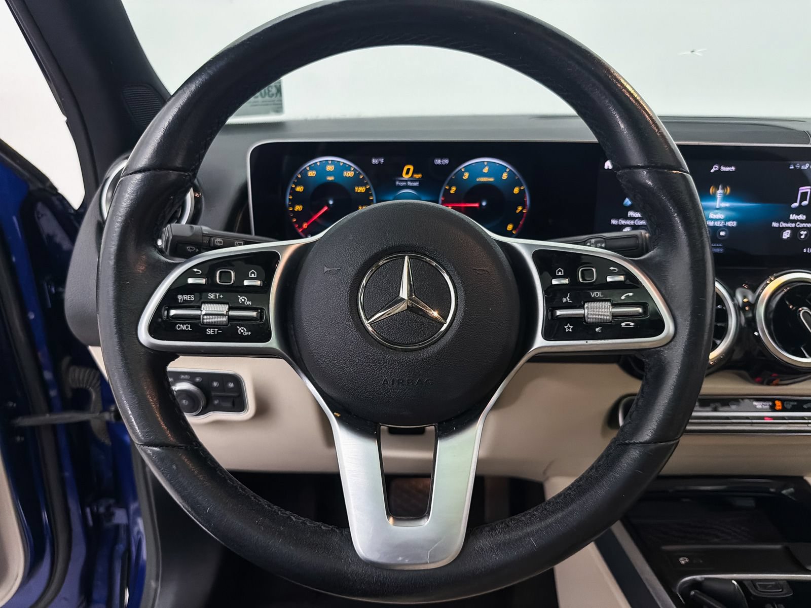 Used 2021 Mercedes-Benz GLB 250 image 4