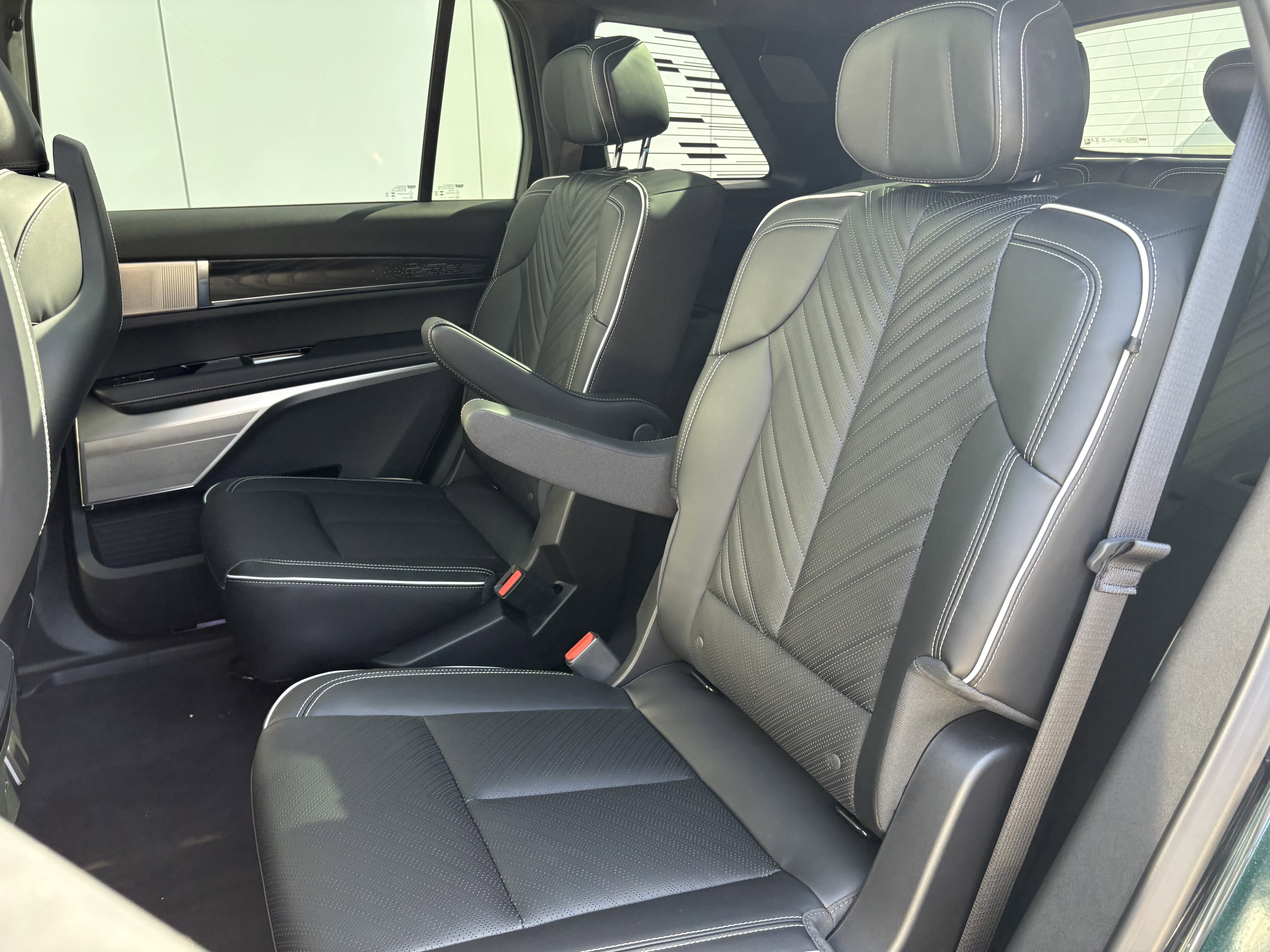 New 2026 Cadillac Vistiq Platinum image 13