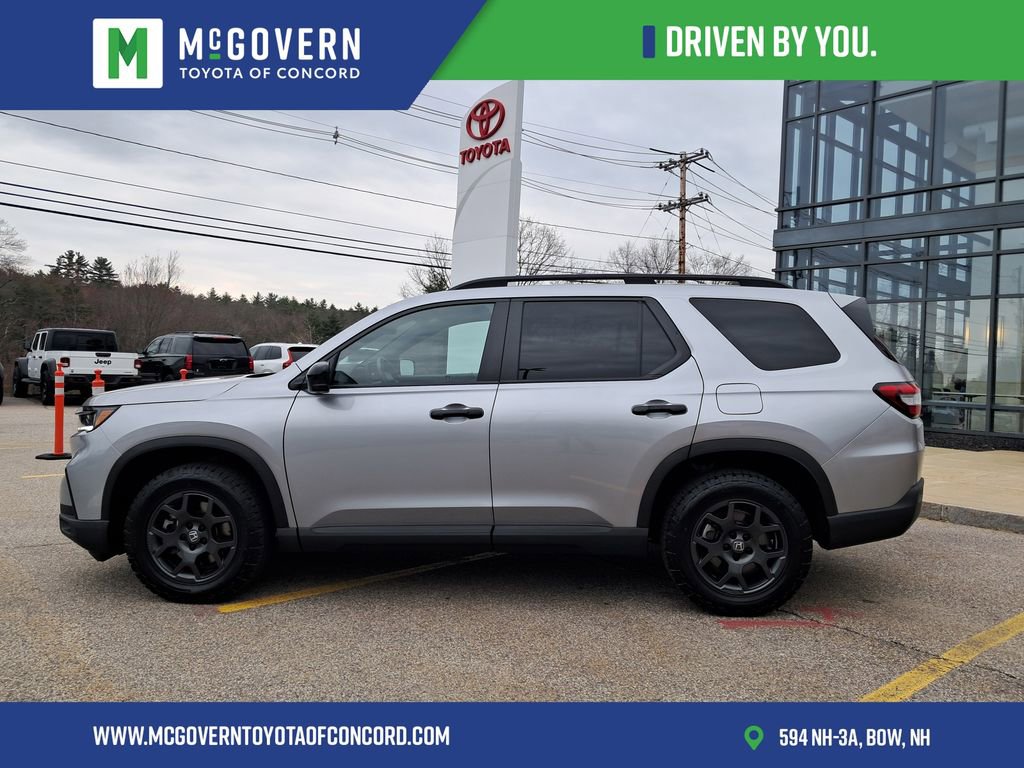 Used 2025 Honda Pilot TrailSport image 8
