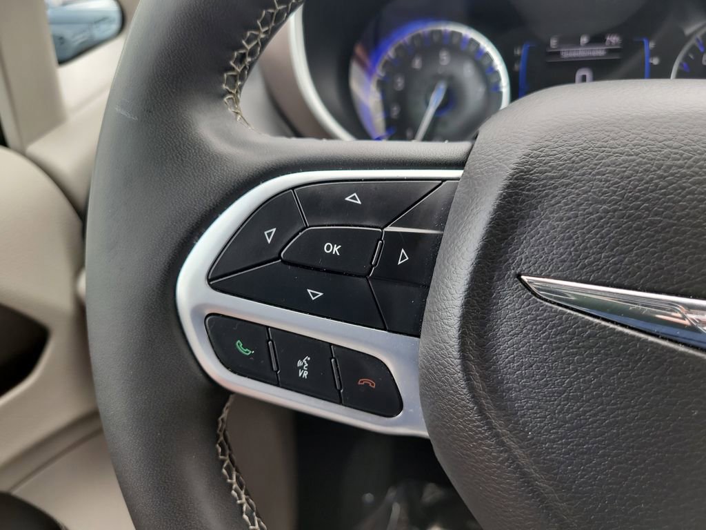 Used 2024 Chrysler Voyager LX image 28