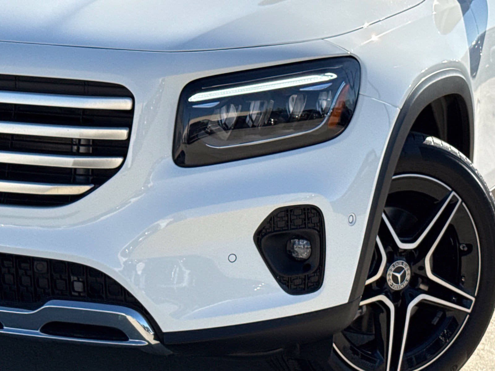 New 2026 Mercedes-Benz GLB 250 4MATIC image 3