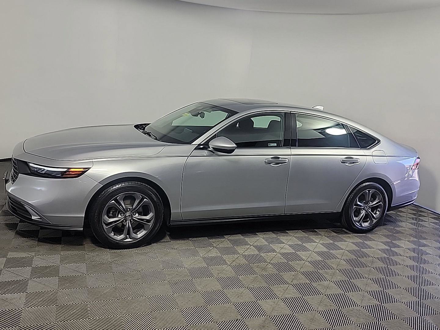 Certified 2024 Honda Accord EX image 11