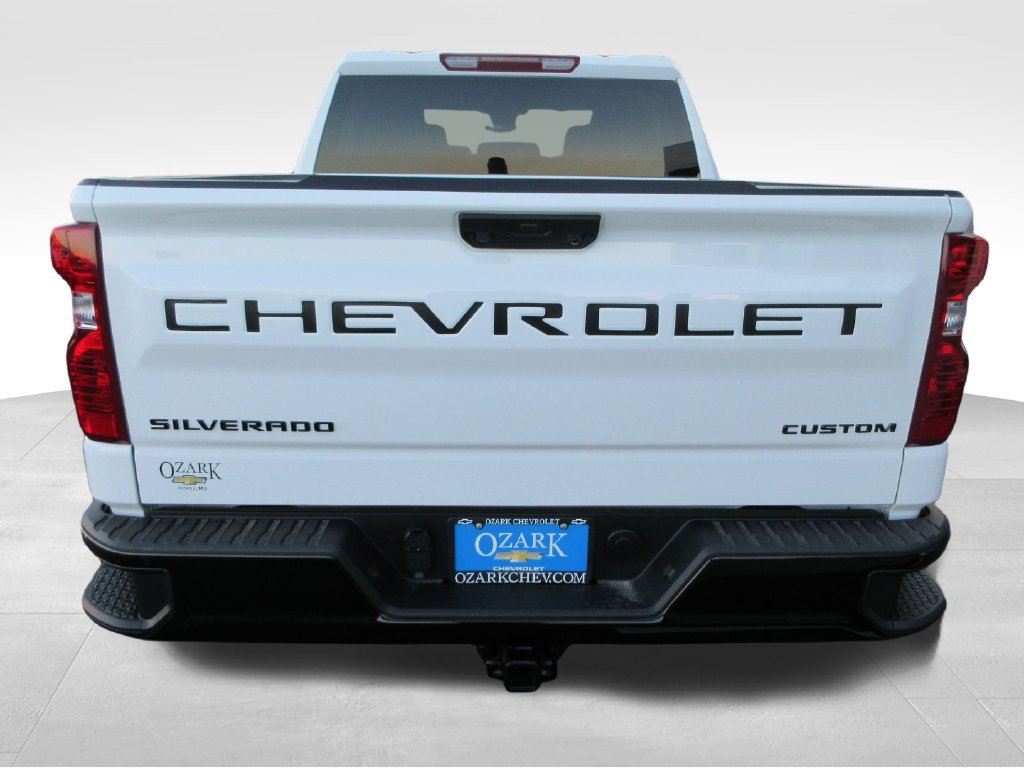 New 2026 Chevrolet Silverado 1500 Custom Trail Boss w/ LPO, Dark Essentials Package AWD/4WD image 4