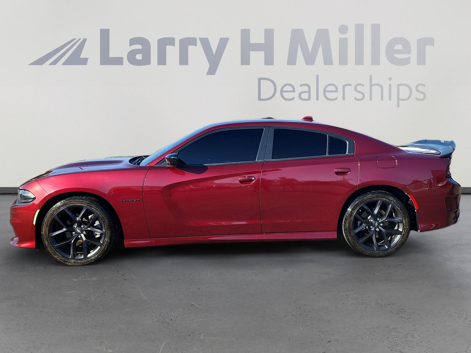 Used 2022 Dodge Charger R/T w/ Blacktop Package RWD image 2
