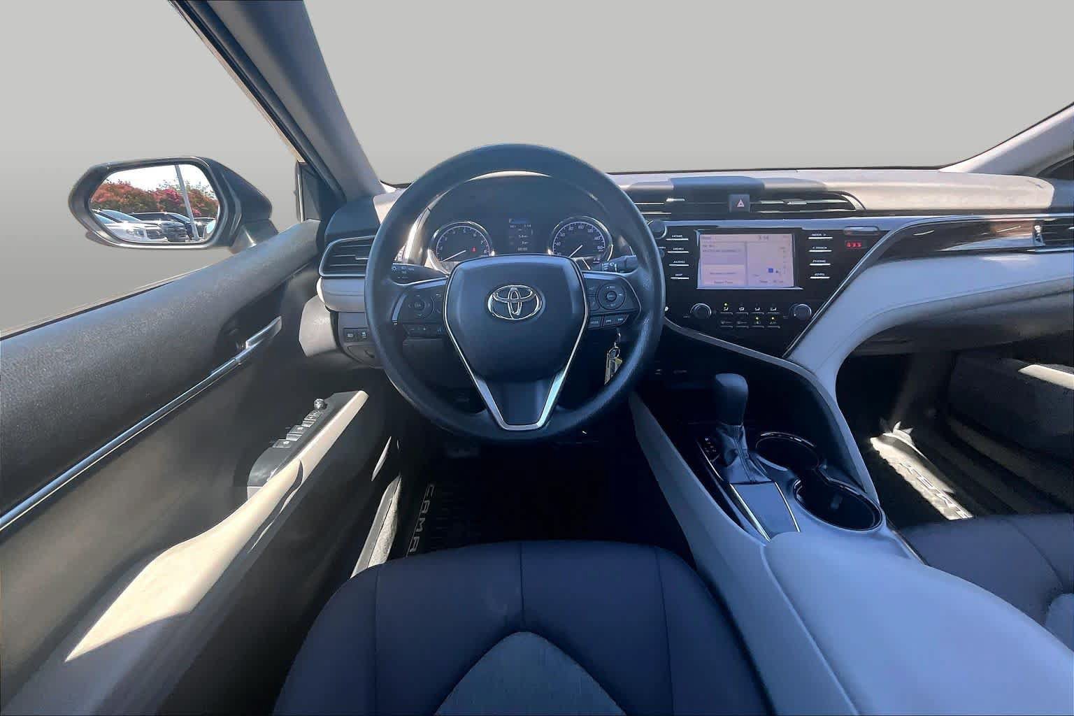 Used 2019 Toyota Camry LE FWD image 5